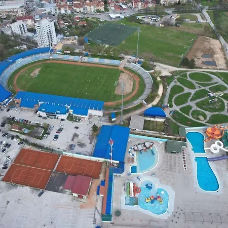 Lux Petrovic Апартаменты Ягодина